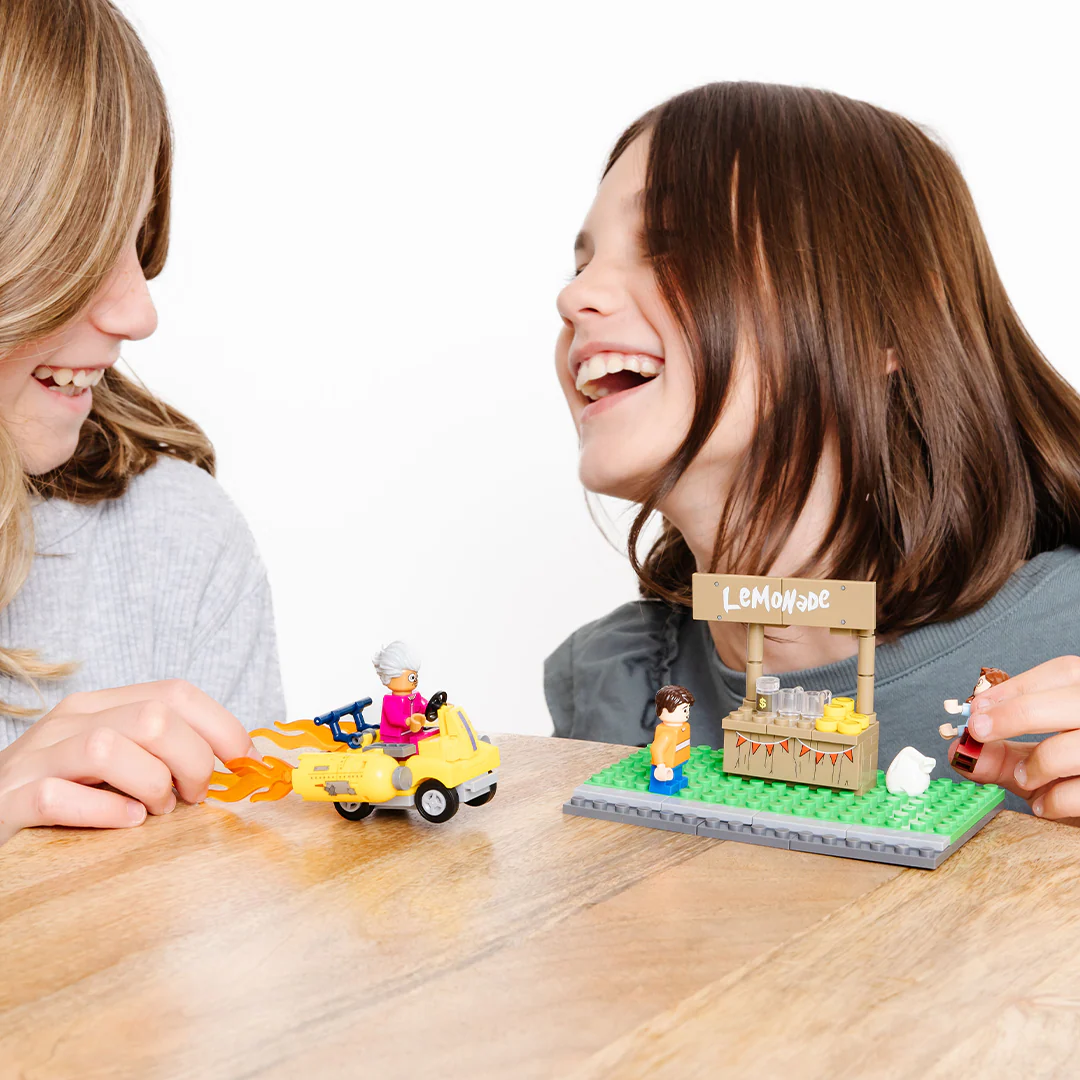 Tuttle Twins "When Laws Give you Lemons" Lego Brick Set - Image 2
